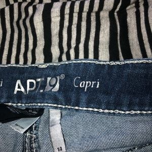 Apt 9 capris